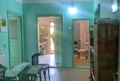 Casă cu 5 camere cu Canalizare în Central - 11