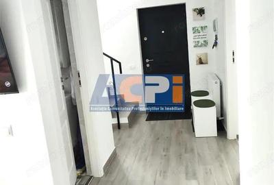 Casă cu 4 camere cu Canalizare în Domnești