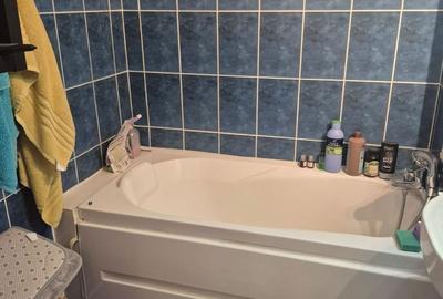 Apartament cu 3 camere semidecomandat în Crângași