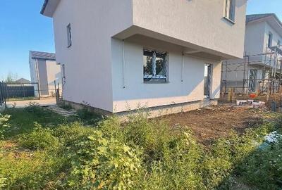 Casă cu 4 camere cu Teren 220 Mp în Ultracentral