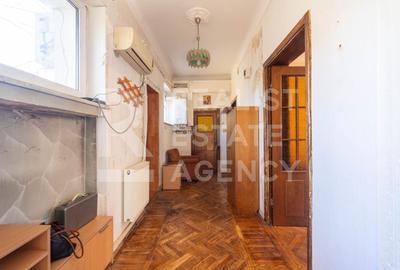 Casă cu 7 camere cu Canalizare în Parcul Carol - 12