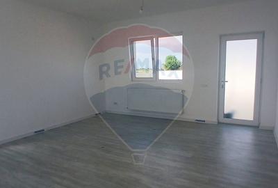 Casă cu 3 camere cu Teren 273 Mp în Crevedia - 10