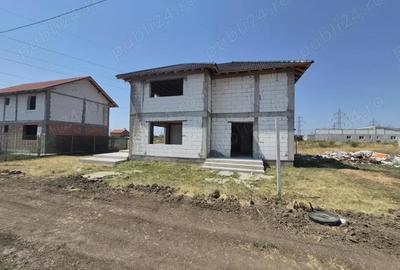 Casă cu 4 camere cu Teren 4 Mp în Mărăcineanu - 5