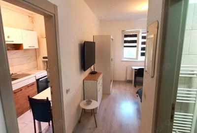 Garsonieră decomandată în Roșu