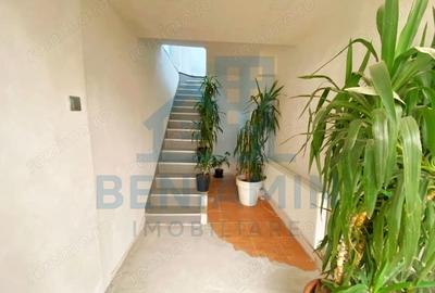 Spațiu comercial, de 97 mp, în 1 Mai - 12