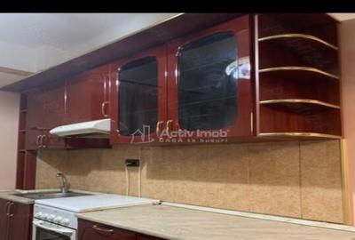 Apartament cu 3 camere semidecomandat în Central - 4