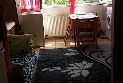 Garsonieră semidecomandată în Micro 17 - 1