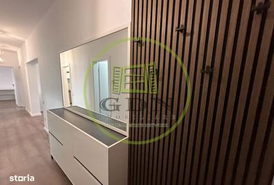 Apartament cu 3 camere decomandat, mobilat în Central