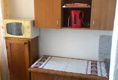 Garsonieră decomandată în Broșteni - 7