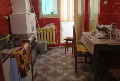 Vând apartament 2 camere, 66mp, Tecuci – str. Ghe. Petrașcu, etaj 2/4 - 4