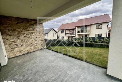 Casă cu 4 camere în Șelimbăr