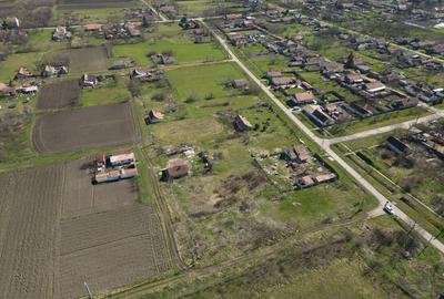 Teren de 1430 mp, în Turnu - 4