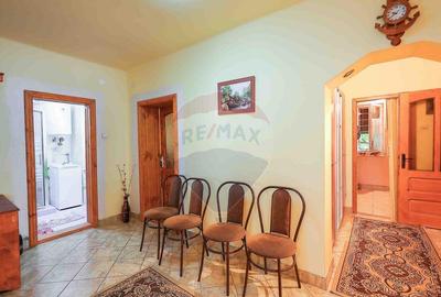 Casa cu anexe ?i teren de 4177 mp de vanzare, Munteni,... - 4