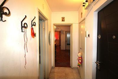 Apartament cu 3 camere semidecomandat în Mazepa 1 - 2
