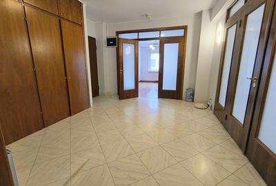 Apartament cu 4 camere circular în Primăverii - 4