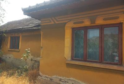 Casă cu 3 camere în Central - 1