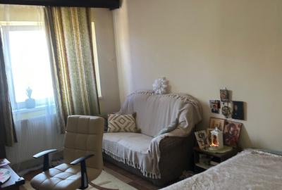 Apartament cu 4 camere decomandat în Favorit - 3