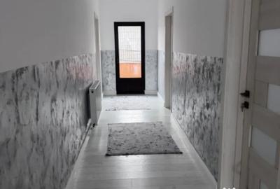 Casă cu 7 camere cu Teren 400 Mp în Central - 8