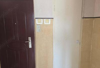 Vand apartament cu 3 camere in Deva, etaj 3, zona Gojdu (scoala Andrei Saguna), intrari separate, - 2