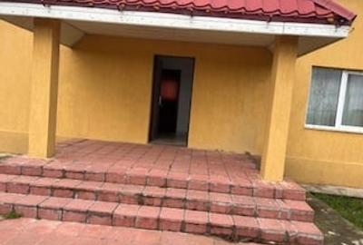 Casă cu 4 camere cu Teren 450 Mp în Central