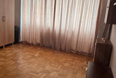 Garsonieră decomandată în Central - 4