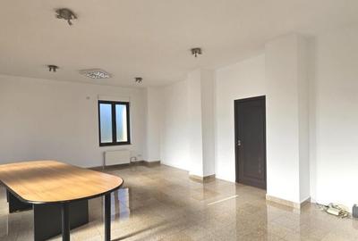 Apartament cu 5 camere semidecomandat în Central - 2