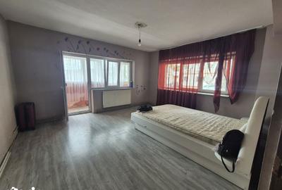 Apartament cu 3 camere decomandat în Central - 9