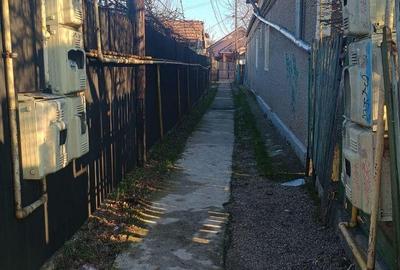 Casă cu 3 camere în 23 August - 1