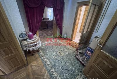 Casă cu 7 camere cu Teren 938 Mp în Orașul de Jos - 11