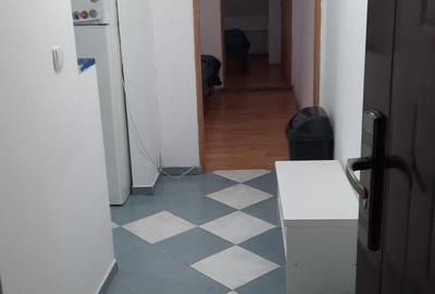 Apartament cu 2 camere semidecomandat în Complex Studențesc