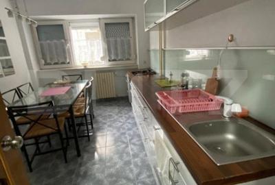 Apartament cu 3 camere decomandat în Lăpuș