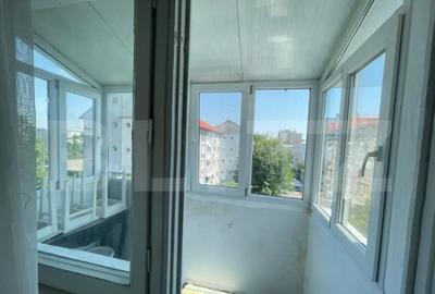 Apartament cu 2 camere semidecomandat în Craiovița Nouă - 2