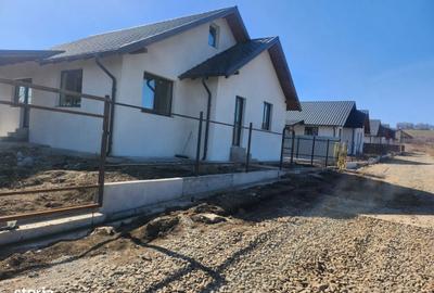 Casă cu 3 camere în Mărgineni - 12