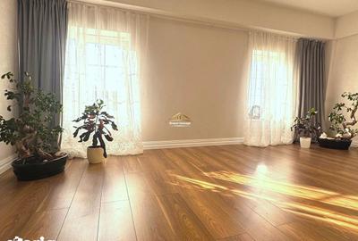 Casă cu 5 camere cu Canalizare în Copou - 1