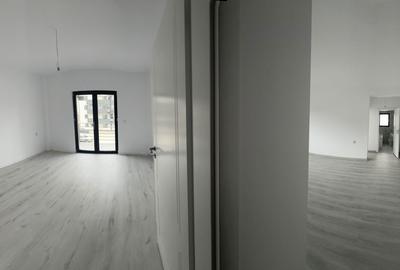 Apartament cu 3 camere decomandat în Socola - 1