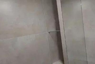 Apartament cu 2 camere decomandat în Florilor