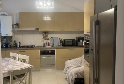 Apartament 3 camere Laminorului decomandat 85 mp, etaj 3 ,metrou 4 min - 4