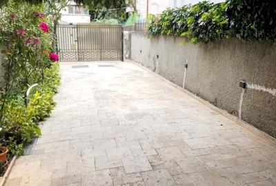 Casa de inchiriat Unirii Carol, singur curte, renovata, 8 camere, parcare - 1