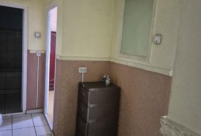Apartament cu 2 camere decomandat în Vest