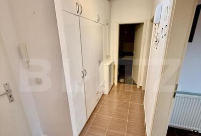 Apartament de vanzare, cu 2 camere, decomandat, etaj 7/8, zo - 6