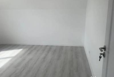 Casă cu 5 camere cu Teren 395 Mp în Malu Mare - 9