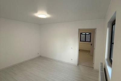 Casă cu 5 camere cu Teren 200 Mp în Pictor Rosenthal - 3