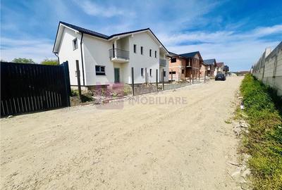 Casă cu Teren 330 Mp în Șura Mare - 1