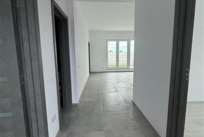 Confort pe un singur nivel - casa perfecta pentru familie! - 3