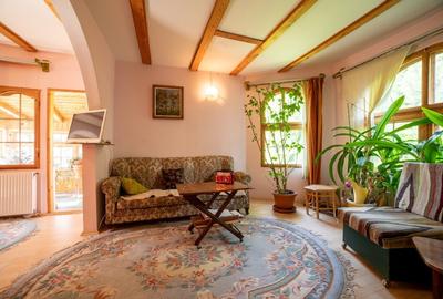 Vanzare vila cu 12 camere pe teren de 700 mp, în inima naturii  Comision 0% - 3