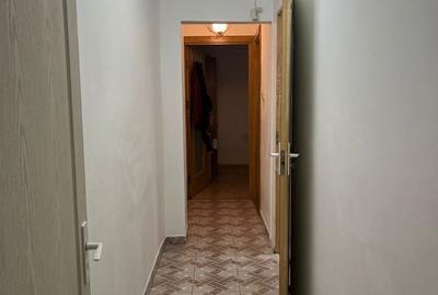 De vânzare - Spațiu comercial 56 mp - Intrare din stradă + casa scarii - 15