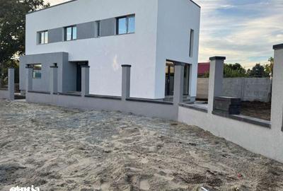 Casă cu 5 camere cu Teren 445 Mp în Cumpăna - 2