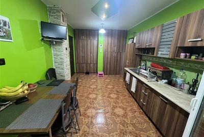 Apartament cu 2 camere decomandat în Valenta - 10