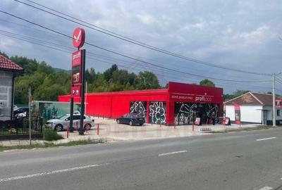 SPA?IU COMERCIAL DE VANZARE IN BAU?AR,JUD.CS
