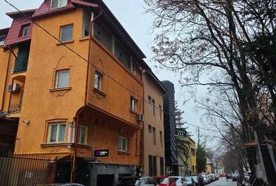 Apartament cu 3 camere nedecomandat, mobilat în 13 Septembrie - 11